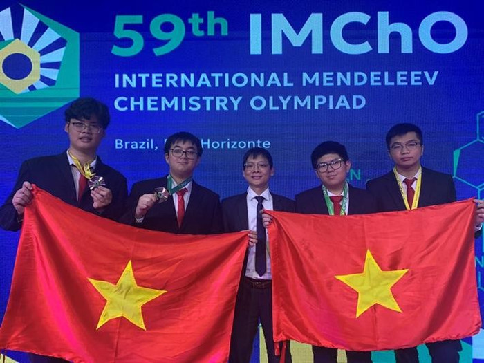 Đoàn học sinh Việt Nam tham dự Kỳ thi Olympic Hóa học Quốc tế Mendeleev lần thứ 59. Ảnh: moet.gov.vn Đoàn học sinh Việt Nam tham dự Kỳ thi Olympic Hóa học Quốc tế Mendeleev lần thứ 59. Ảnh: moet.gov.vn