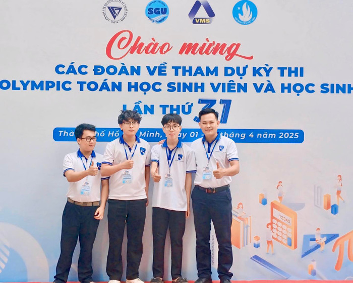 Sinh viên khoa Toán, Trường Đại học Khoa học, Đại học Huế tham dự kỳ thi Olympic Toán học. Ảnh: NVCC 490733507-677141411368788-6974690670698964983-n.jpg