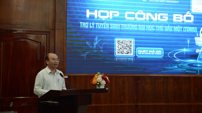 Tiến sĩ Ngô Hồng Điệp – Phó Hiệu trưởng phát biểu tại chương trình họp công bố Trợ lý tuyển sinh trường Đại học Thủ Dầu Một (TDMU) Tiến sĩ Ngô Hồng Điệp – Phó Hiệu trưởng phát biểu tại chương trình họp công bố Trợ lý tuyển sinh trường Đại học Thủ Dầu Một (TDMU)