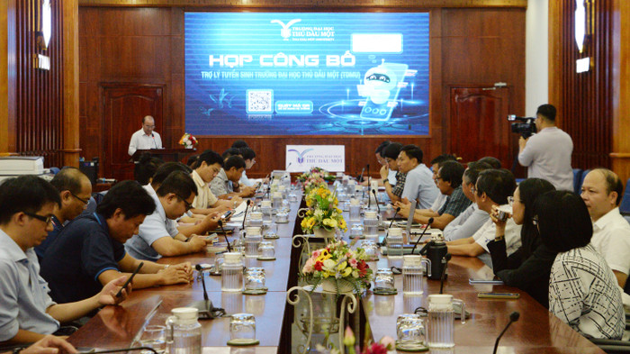 Toàn cảnh buổi họp công bố Toàn cảnh buổi họp công bố