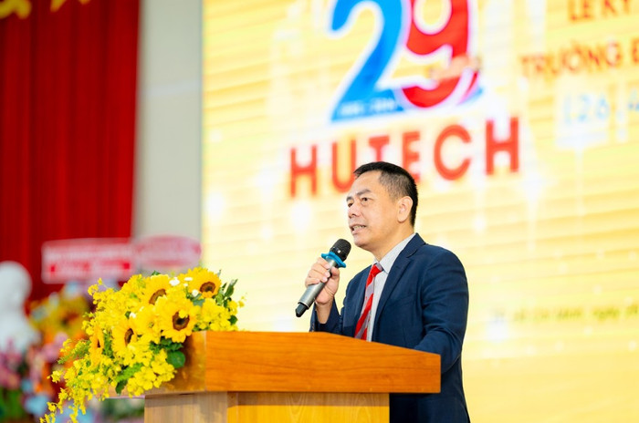 Giáo sư, Tiến sĩ khoa học Hồ Đắc Lộc – Hiệu trưởng Trường Đại học Công nghệ Thành phố Hồ Chí Minh. Ảnh: NTCC thay-loc.png