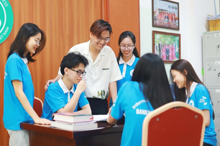 Học viện Ngân hàng rất chú trọng phát triển kỹ năng thực hành và trải nghiệm thực tế cho người học. Ảnh: NVCC z4354523912817-000-f07fad27866eb6befc610cfedc97a484.jpg