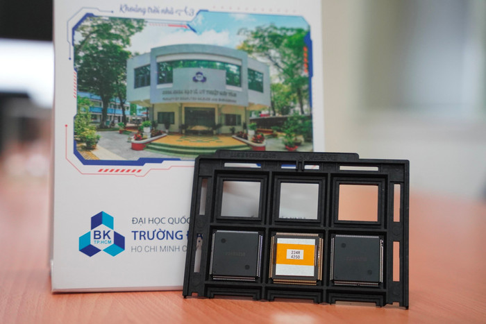 Chip mã hoá dữ liệu do sinh viên Khoa Khoa học và Kỹ thuật Máy tính,Trường Đại học Bách khoa, Đại học Quốc gia Thành phố Hồ Chí Minh nghiên cứu. Ảnh: NTCC chip-bach-khoa-hcm.png