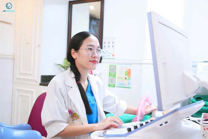 Bác sĩ Chuyên khoa I Phan Thị Mận - công tác tại Trung tâm Hỗ trợ sinh sản Bệnh viện Đa khoa Hồng Ngọc. Ảnh: NVCC z6918414999965-a259a059bd4ef7070457c733e6a213ce.jpg