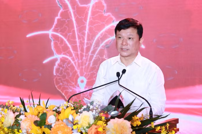 Phó giáo sư, Tiến sĩ Hoàng Văn Hùng - Phó Bí thư Đảng ủy, Giám đốc Đại học Thái Nguyên. Ảnh: NTCC