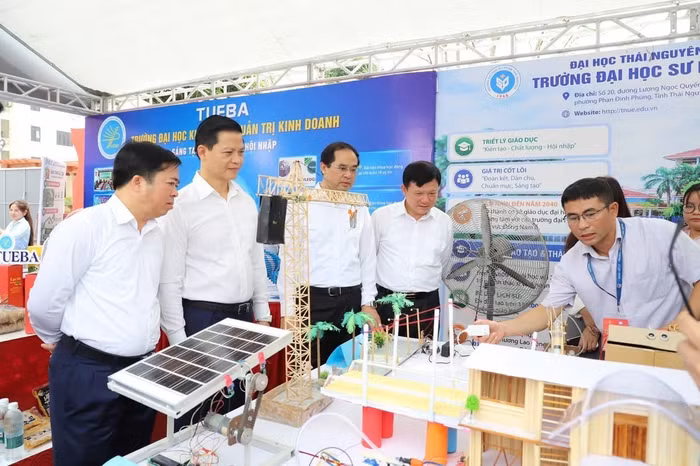 Đại học Thái Nguyên là một trong những lực lượng nòng cốt đóng góp vào việc nâng cao các chỉ số đổi mới sáng tạo và chuyển đổi số của tỉnh Thái Nguyên. Ảnh: NTCC