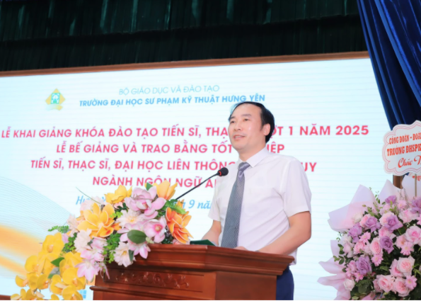 Tiến sĩ Nguyễn Minh Quý – Phó Hiệu trưởng nhà trường phát biểu tại buổi lễ. Ảnh: NTCC. anh-chup-man-hinh-2025-09-19-luc-205736.png