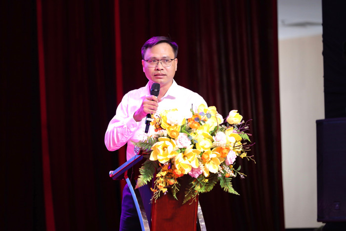 Ông Trần Thanh Đạm - Vụ trưởng Vụ Kế hoạch - Tài chính trình bày vấn đề tự chủ đại học. (Ảnh: Nguyễn Mạnh) img-9579.jpg