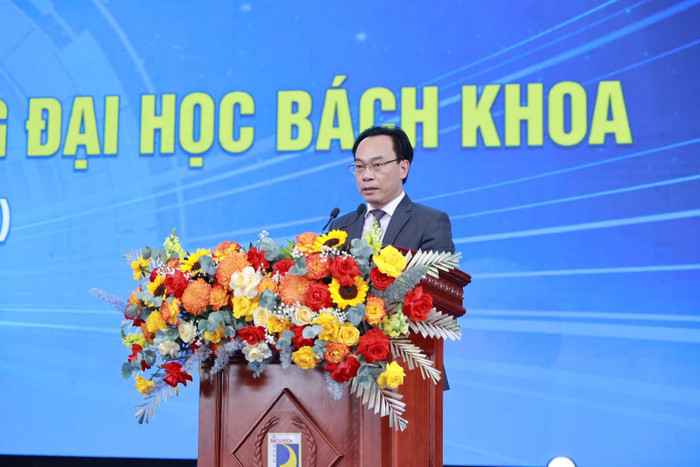 Thứ trưởng Hoàng Minh Sơn đánh giá cao những thành tựu Trường Đại học Bách khoa - Đại học Đà Nẵng đã đạt được Thứ trưởng Hoàng Minh Sơn đánh giá cao những thành tựu Trường Đại học Bách khoa - Đại học Đà Nẵng đã đạt được