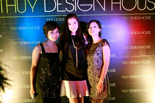 Hôm qua, 10/10, Tú Anh rạng ngời xuất hiện tại sự kiện khai trương 1 nhãn hàng thời trang. Hôm qua, 10/10, Tú Anh rạng ngời xuất hiện tại sự kiện khai trương 1 nhãn hàng thời trang.