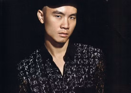 NTK Đỗ Mạnh Cường chia sẻ về chương trình lớn vào dịp cuối năm của anh: “Cuối năm nay tôi sẽ làm chương trình thời trang kỷ niệm chặng đường 5 năm của mình, đồng thời ra mắt quyển sách ảnh Nàng Thơ tôi thực hiện từ đầu năm cùng với nhiếp ảnh gia Milor Trần. Đây là một dự án lớn được tôi tâm huyết đầu tư, để đánh dấu một chặng đường dù không quá dài nhưng nhiều kỷ niệm đối với tôi kể từ khi tôi trở về nước làm việc đến nay. Nó đánh dấu việc kể từ nay tôi sẽ tự đứng ra tổ chức những chương trình thời trang của riêng mình.”