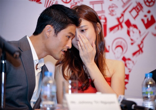 Sáng 18.10, Liên Hoan Phim Việt - Hàn lần 1 đã chính thức có buổi gặp gỡ báo chí cũng như ra mắt 2 đại sứ là diễn viên Johnny Trí Nguyễn (Việt Nam) và Cha Ye Ryeon (Hàn Quốc).