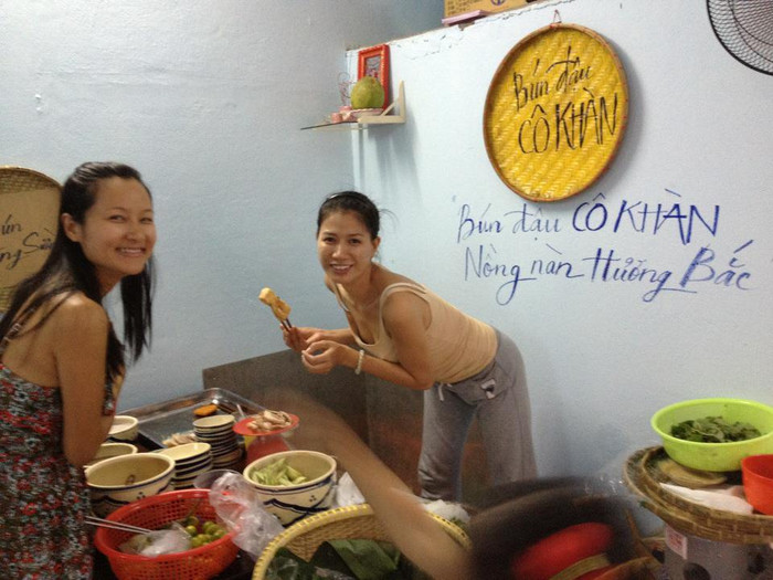 Hiện tại, Trang Trần đang dốc sức cho công việc mới của mình. Quán của cô khá đắt khách. Không chỉ những bạn bè trong giới mà cả người hâm mộ cũng tới ủng hộ quán mới của Trang Trần.