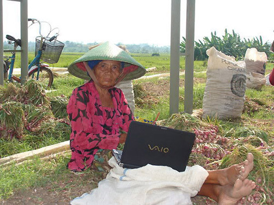 Hẳn nhiều hãng máy tính sẽ phải tính toán có nên tiếp thị sản phẩm tới người già! Hẳn nhiều hãng máy tính sẽ phải tính toán có nên tiếp thị sản phẩm tới người già!