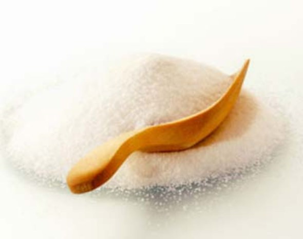 6. Muối : Muối là tác nhân thúc đẩy, kích hoạt các tác nhân gây ung thư. Theo khuyến cáo của Tổ chức Y tế thế giới, nhu cầu bổ sung muối hàng ngày trung bình khoảng 6g/người/ngày. Tuy nhiên, ở những người lao động trong môi trường nóng, tăng bài tiết muối trong mồ hôi, trung bình họ đưa lượng muối vào cơ thể thông qua ăn uống là từ 13 – 38g/ngày. Những người này có nguy cơ mắc ung thư dạ dày rất cao. 6. Muối : Muối là tác nhân thúc đẩy, kích hoạt các tác nhân gây ung thư. Theo khuyến cáo của Tổ chức Y tế thế giới, nhu cầu bổ sung muối hàng ngày trung bình khoảng 6g/người/ngày. Tuy nhiên, ở những người lao động trong môi trường nóng, tăng bài tiết muối trong mồ hôi, trung bình họ đưa lượng muối vào cơ thể thông qua ăn uống là từ 13 – 38g/ngày. Những người này có nguy cơ mắc ung thư dạ dày rất cao.