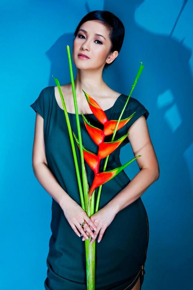 Trong bộ ảnh mới, "Bống" lột bỏ vẻ nhí nhảnh, hóa thân thành 1 quý cô sang trọng.