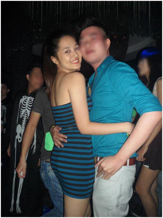 Chuyện ồn ào về màn trình diễn "Everytime" trong vòng Liveshow của "The Voice" còn chưa kết thúc, cô gái được Hồ Ngọc Hà gọi là "Taylor Swift của Việt Nam" lại vướng phải ì xèo có clip nóng và cặp kè cùng HLV Trần Lập. Chuyện ồn ào về màn trình diễn "Everytime" trong vòng Liveshow của "The Voice" còn chưa kết thúc, cô gái được Hồ Ngọc Hà gọi là "Taylor Swift của Việt Nam" lại vướng phải ì xèo có clip nóng và cặp kè cùng HLV Trần Lập.