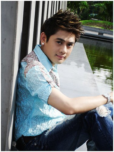 Theo xác nhận của quản lý ca sĩ Lâm Chí Khanh, anh này đã sang Thái Lan làm phẫu thuật và mới trở về Việt Nam khoảng 2 tuần nay và đang cần nghỉ ngơi. Theo xác nhận của quản lý ca sĩ Lâm Chí Khanh, anh này đã sang Thái Lan làm phẫu thuật và mới trở về Việt Nam khoảng 2 tuần nay và đang cần nghỉ ngơi.