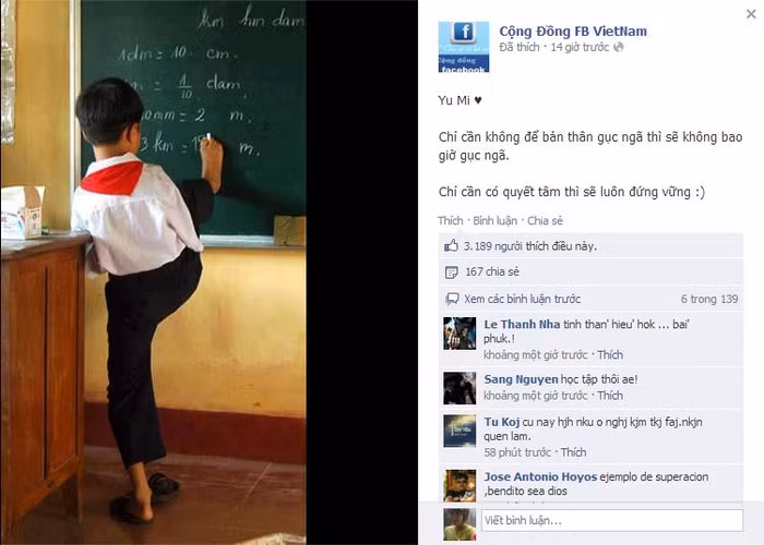 Hình ảnh cậu bé 'chim cánh cụt' đầy nghị lực đang khiến cư dân mạng cảm phục. Hình ảnh cậu bé 'chim cánh cụt' đầy nghị lực đang khiến cư dân mạng cảm phục.