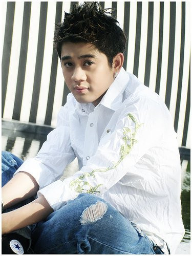 Trước đó đã có nhiều thông tin râm ran rằng Lâm Chí Khanh chuyển giới nhưng do tình trạng sức khỏe chưa ổn định nên chưa thể xuất hiện trước công chúng. Trước đó đã có nhiều thông tin râm ran rằng Lâm Chí Khanh chuyển giới nhưng do tình trạng sức khỏe chưa ổn định nên chưa thể xuất hiện trước công chúng.