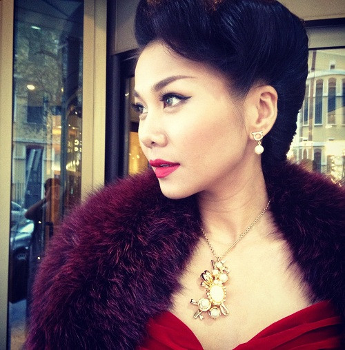 Cận cảnh nhan sắc rạng ngời của người đẹp tại xứ người.