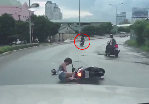 Tình trạng cướp giật lộng hành trên đường phố. Ảnh chụp từ video của bạn đọc SBG 345