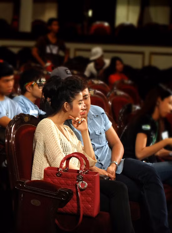 Trấn Thành và cô bạn có mặt từ rất sớm ở buổi casting cho chương trình Thử thách cùng bước nhảy. Trấn Thành và cô bạn có mặt từ rất sớm ở buổi casting cho chương trình Thử thách cùng bước nhảy.