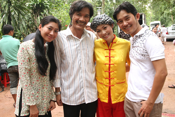 Ngoài Phương Thanh, bộ phim "Về quê" dài 30 tập còn có sự tham gia của ca sĩ Nguyên Vũ, Vân Quang Long, Mi Trần, Công Ninh và nhiều gương mặt quen thuộc khác. Phim dự kiến lên sóng vào tháng 11 tới.