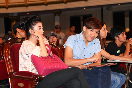 Khi được hỏi, Trấn Thành chỉ đáp chiếu lệ: "Đây là bạn tôi"