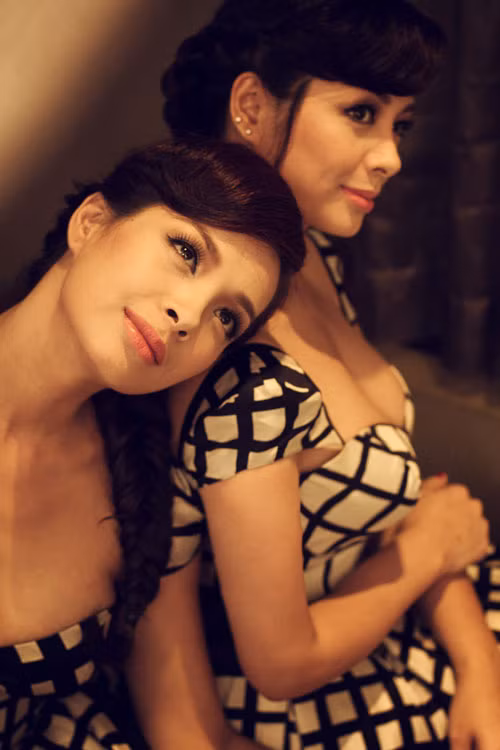 Cả hai chị em cựu người mẫu đều có nhiều nỗ lực để phát triển sự nghiệp cũng như gìn giữ mái ấm gia đình hạnh phúc.