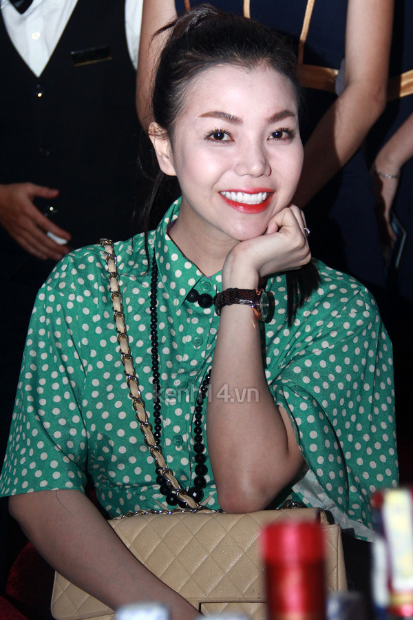 Á hâụ Trà Ngọc Hằng Á hâụ Trà Ngọc Hằng