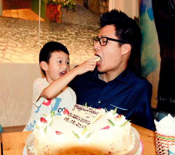 Sau sinh nhật bước sang tuổi 37, Quang Dũng sẽ tổ chức tour xuyên Việt qua ở Hà Nội, Đà Nẵng và TP HCM. Bên cạnh đó, anh còn cho ra mắt một số album mới. Sau sinh nhật bước sang tuổi 37, Quang Dũng sẽ tổ chức tour xuyên Việt qua ở Hà Nội, Đà Nẵng và TP HCM. Bên cạnh đó, anh còn cho ra mắt một số album mới.