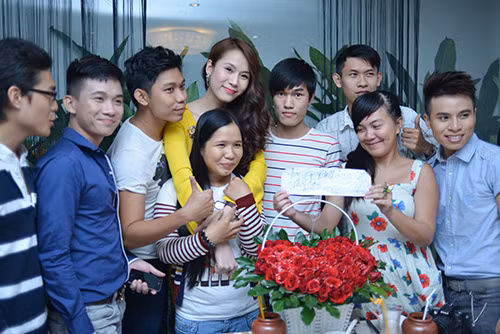 Hạnh phúc bên bạn bè và fan hâm mộ