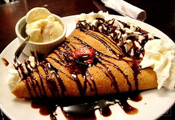 5. Đồ ăn quá mặn hay quá ngọt Ho là do phổi bị nóng gây ra. Ăn quá nhiều các thực phẩm béo, ngọt, mặn sẽ khiến cơ thể bị "bốc hỏa", làm cho triệu chứng ho nặng hơn.