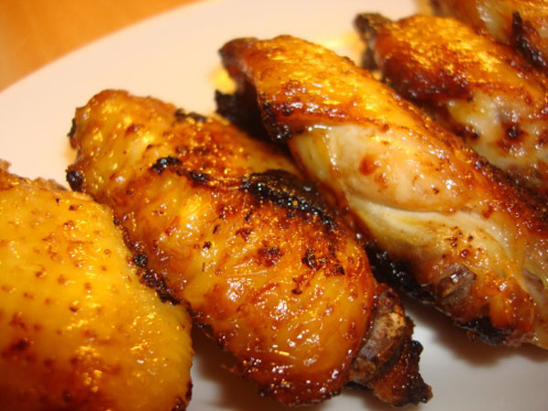 6. Thực phẩm chiên rán Chức năng tiêu hóa của cơ thể khi bị ho là tương đối yếu. Thức ăn chiên xào có thể tăng thêm gánh nặng cho dạ dày, làm cho việc tiêu hóa kém đi, từ đó dịch đờm tăng thêm nhiều hơn và bệnh ho càng lâu khỏi.