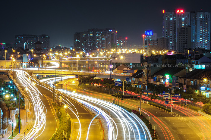 Sài Gòn về Đêm. ảnh : Nguyễn Thế Dương