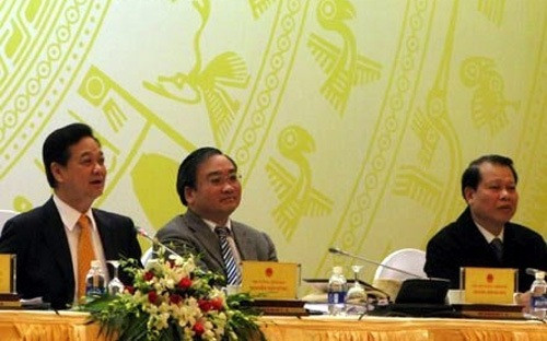 Từ trái sang phải: Thủ tướng Nguyễn Tấn Dũng, các phó thủ tướng Hoàng Trung Hải, Vũ Văn Ninh tại buổi làm việc với các tập đoàn, tổng công ty nhà nước hôm 16/1 vừa qua. Từ trái sang phải: Thủ tướng Nguyễn Tấn Dũng, các phó thủ tướng Hoàng Trung Hải, Vũ Văn Ninh tại buổi làm việc với các tập đoàn, tổng công ty nhà nước hôm 16/1 vừa qua.