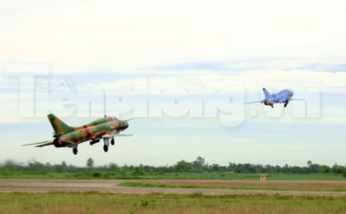 Hiệp đồng quân binh chủng là một trong những nội dung quan trọng trong phương án tác chiến của lực lượng vũ trang nhân dân, góp phần nâng cao khả năng tác chiến của quân đội trong mọi tình huống. Cuối năm nhưng các trận địa diễn tập quân sự của lực lượng vũ trang Việt Nam vẫn ở trong trạng thái sẵn sàng chiến đấu cao nhất. Phi đội Su A của Đoàn Thăng Long xuất kích.