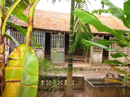 Ngôi nhà Bá Kiến đẹp và sang đúng như lời tả của cố nhà văn Nam Cao trong tác phẩm "Chí Phèo" Ngôi nhà Bá Kiến đẹp và sang đúng như lời tả của cố nhà văn Nam Cao trong tác phẩm "Chí Phèo"