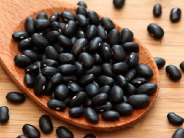 9. Phép giảm béo bằng giấm đỗ giải độc Rửa sạch đỗ đen cho vào lọ, đổ dấm ăn ngập gấp đôi, 10 ngày sau ăn, mỗi lần ăn 10 hạt đỗ đen sau bữa cơm. Giấm ăn có thể phân hủy mỡ trong cơ thể, làm giảm táo bón, loại bỏ phân vón; trong đỗ có chứa protein thực vật, rất có lợi trong việc bổ sung thể lực (nếu bị tăng toan nên thận trọng khi dùng). 9. Phép giảm béo bằng giấm đỗ giải độc Rửa sạch đỗ đen cho vào lọ, đổ dấm ăn ngập gấp đôi, 10 ngày sau ăn, mỗi lần ăn 10 hạt đỗ đen sau bữa cơm. Giấm ăn có thể phân hủy mỡ trong cơ thể, làm giảm táo bón, loại bỏ phân vón; trong đỗ có chứa protein thực vật, rất có lợi trong việc bổ sung thể lực (nếu bị tăng toan nên thận trọng khi dùng).