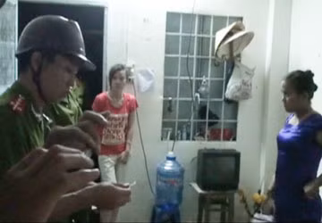 Công an phường Tân Phong kiểm tra hành chính nơi mẹ con Toan thuê trọ.