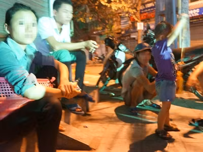 Nam thanh niên áo trắng thuộc đường dây cái bang.