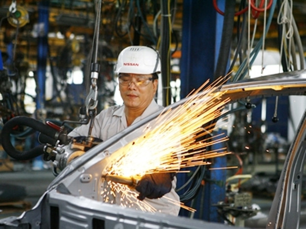 Doanh nghiệp sẽ nặng gánh chi phí, nếu EVN chỉ tăng, không giảm giá điện. đến 2015. Doanh nghiệp sẽ nặng gánh chi phí, nếu EVN chỉ tăng, không giảm giá điện. đến 2015.