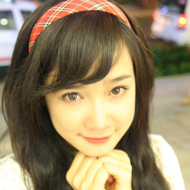 Không chỉ có gương mặt ưa nhìn, cô nàng cao 1m62 này có thân hình khá cân đối với số đo: 86-62-92.