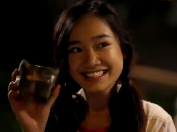 "Vy bánh tráng" gây ấn tượng trong lòng khán giả với nụ cười trong veo.