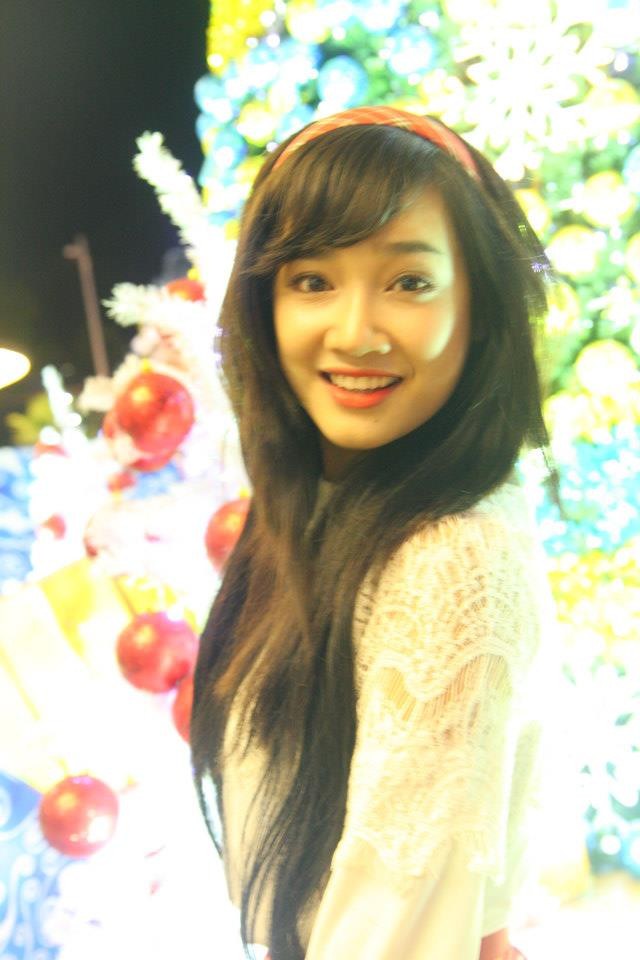 Với gương mặt sáng, ngoại hình ưa nhìn, Nhã Phương là 1 trong những hot girl của trường Sân khấu điện ảnh Tp. HCM.