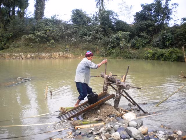 Một mình, một góc nếu may ra thì một ngày cũng được một vài trăm nghìn