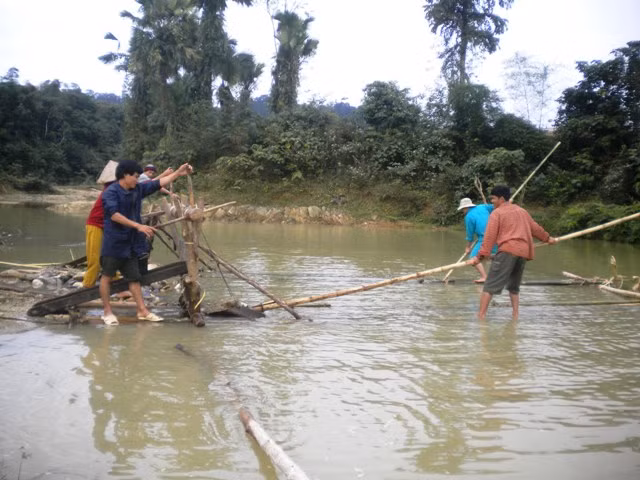 Cả gia đình góp sức