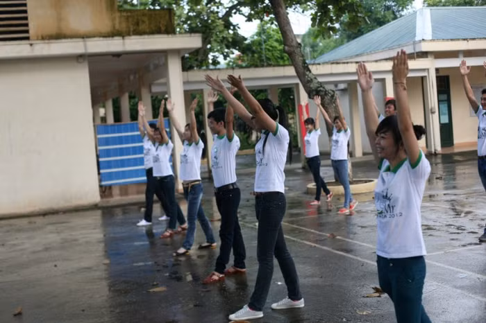 Những màn nhảy hiện đại sôi động được tập luyện ngay tại trung tâm đem đến một không khí vui vẻ cho nơi đây.