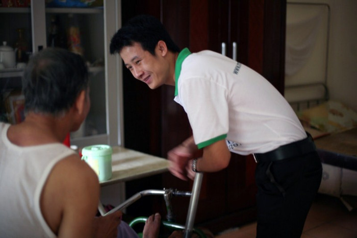 Tại trung tâm, các bạn thanh niên tình nguyện được chia sẻ trực tiếp những kỷ niệm khó khăn, gian khổ mà hào hùng suốt những năm tháng đấu của các bác thương binh. Sự thân tình của các bậc tiền bối càng làm cho các bạn trẻ biết quý trọng cuộc sống thời bình. Tại trung tâm, các bạn thanh niên tình nguyện được chia sẻ trực tiếp những kỷ niệm khó khăn, gian khổ mà hào hùng suốt những năm tháng đấu của các bác thương binh. Sự thân tình của các bậc tiền bối càng làm cho các bạn trẻ biết quý trọng cuộc sống thời bình.